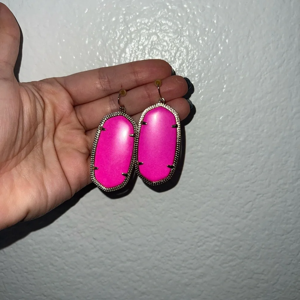 Kendra Scott Bright Pink and Gold Earrings - Picture 3 of 3